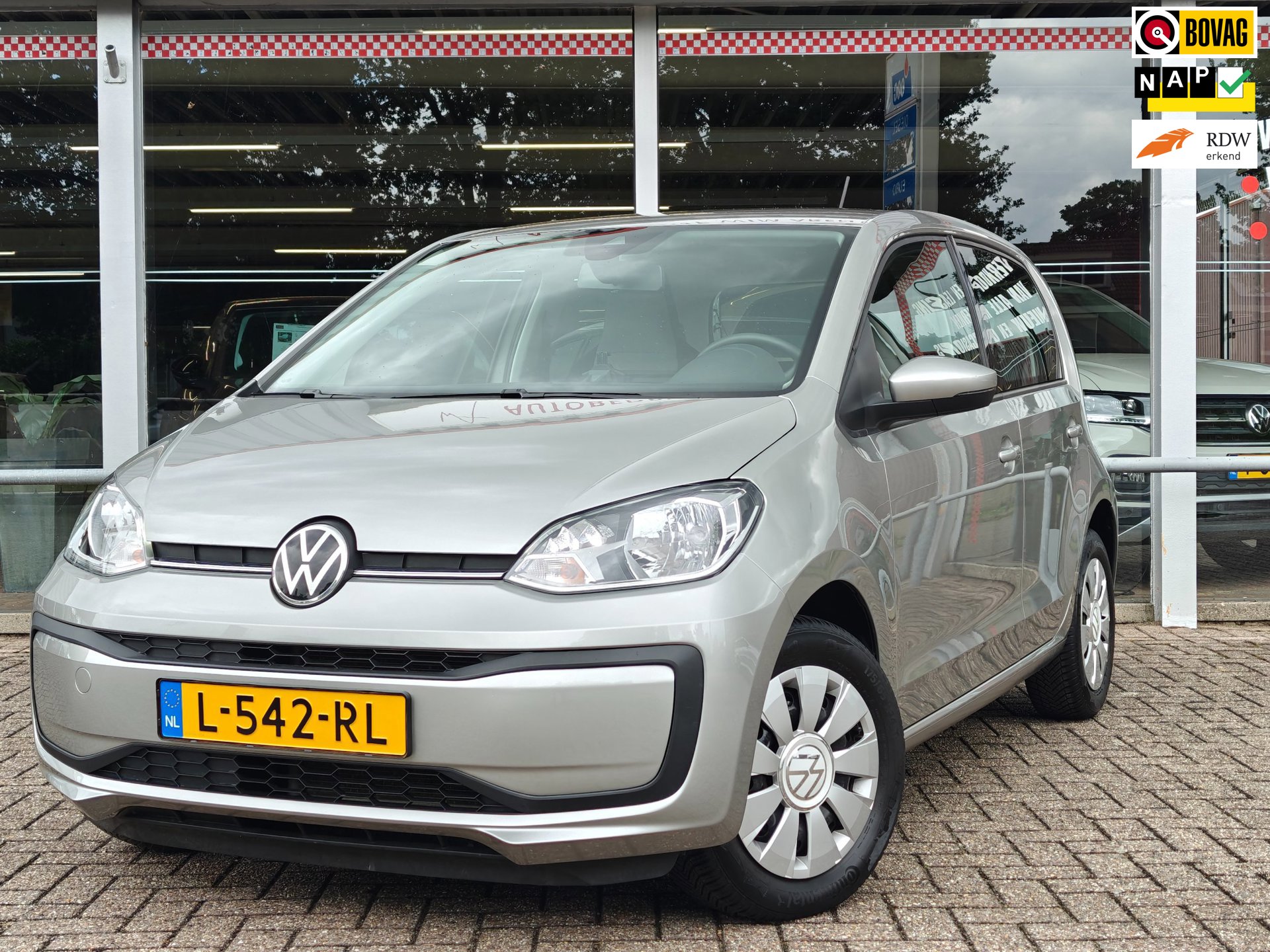 Volkswagen Up! 1.0 | Org. NL | Climate Control | Parkeersensoren | Achteruitrijcamera
