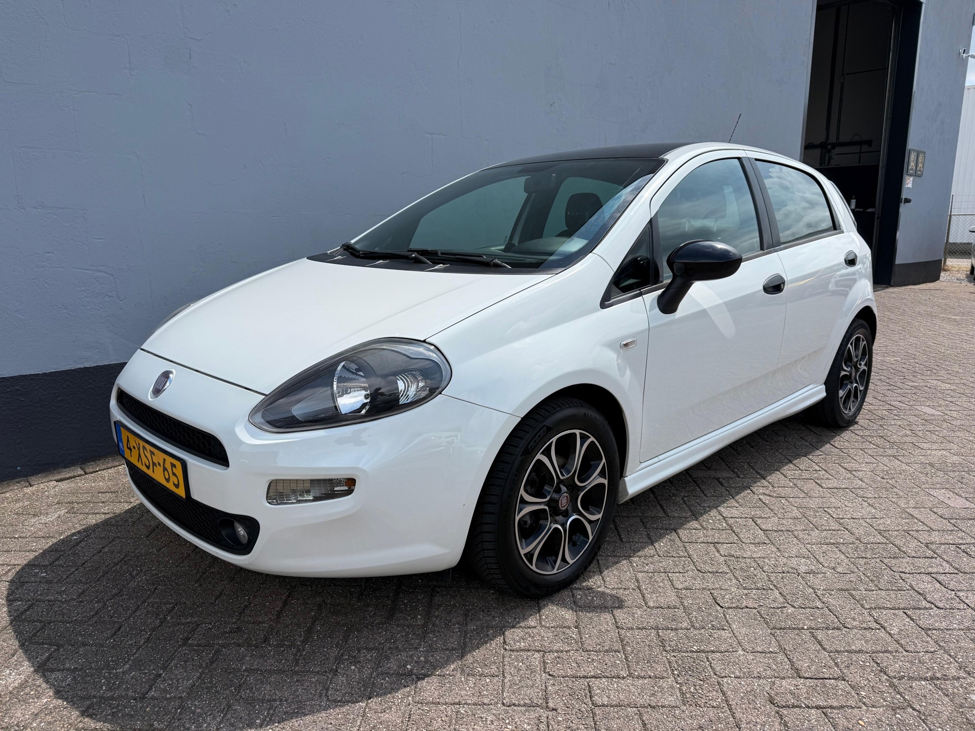 Fiat Punto Evo 0.9 TwinAir Racing 5-Deurs - Airco - LMV