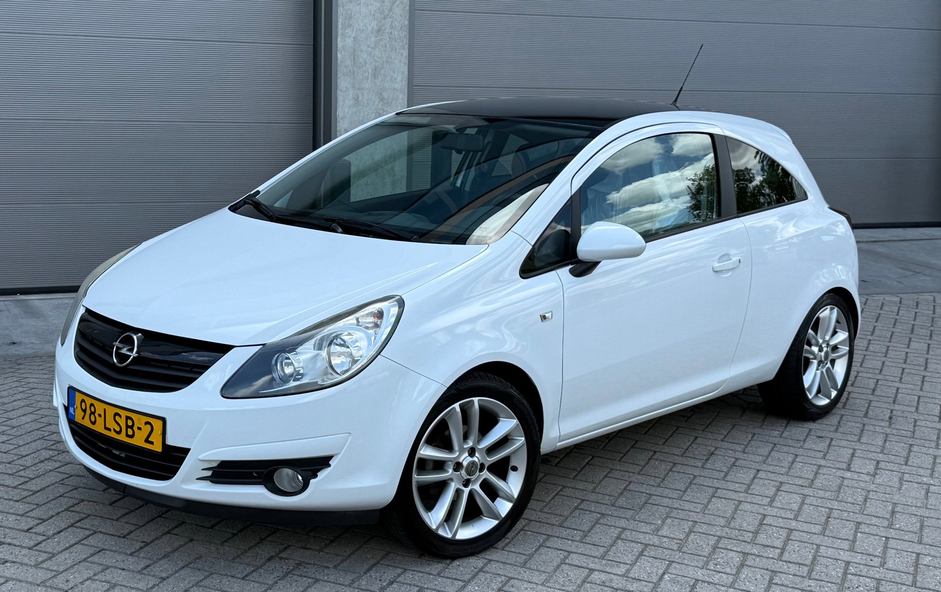 Opel Corsa 1.4-16V Color Edition 2010 Wit AIRCO|NAP|2E EIG.