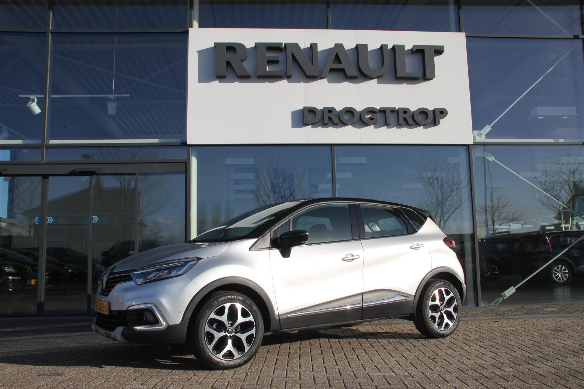 Renault Captur 90PK-INTENS-116DKM-NAVI-CLIMA-CAMERA-LMV-PDC-