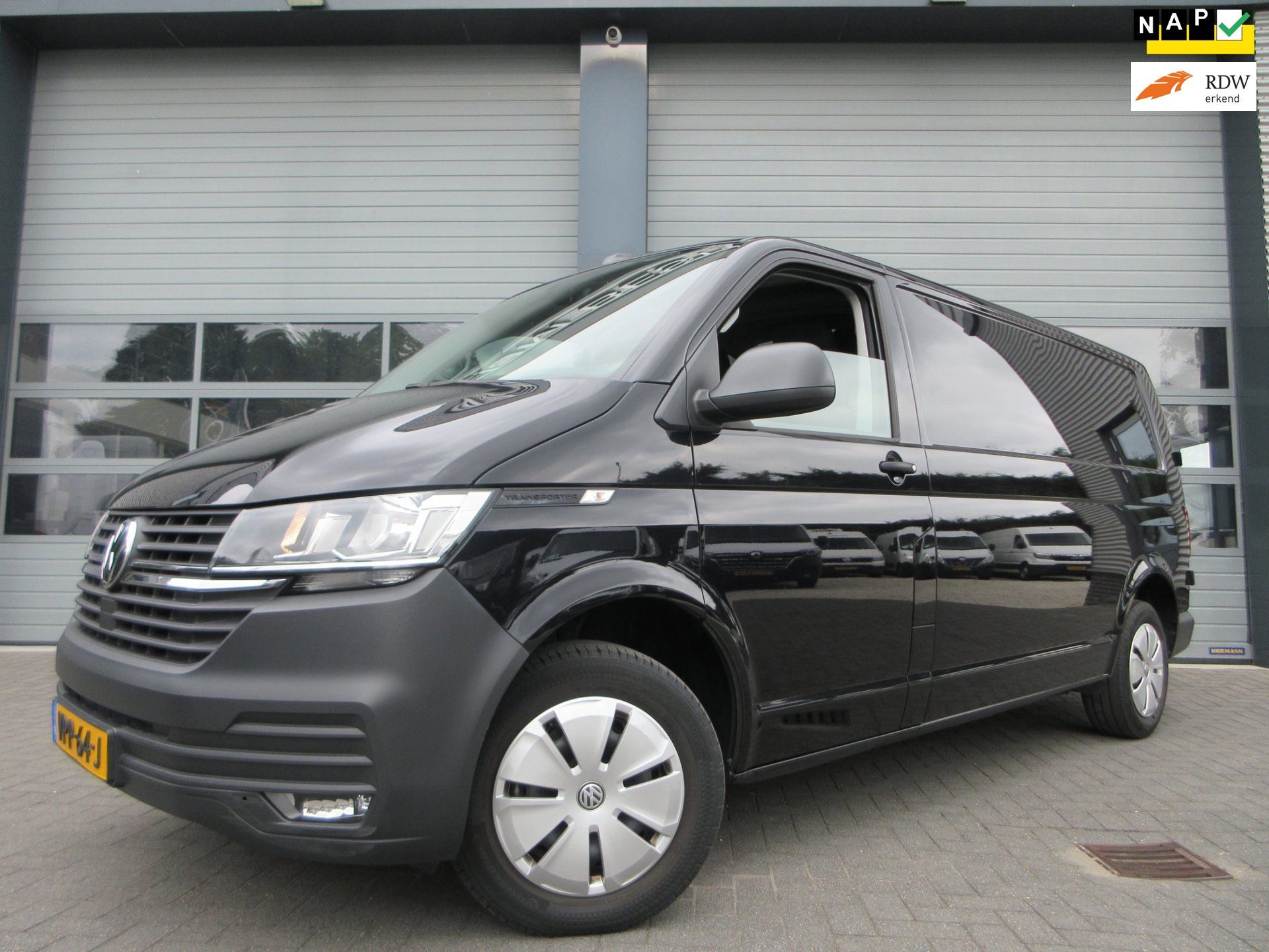 Volkswagen Transporter 2.0 TDI L2, Met Airco, Navigatie, Apple CarPlay, PDC, Trekhaak.