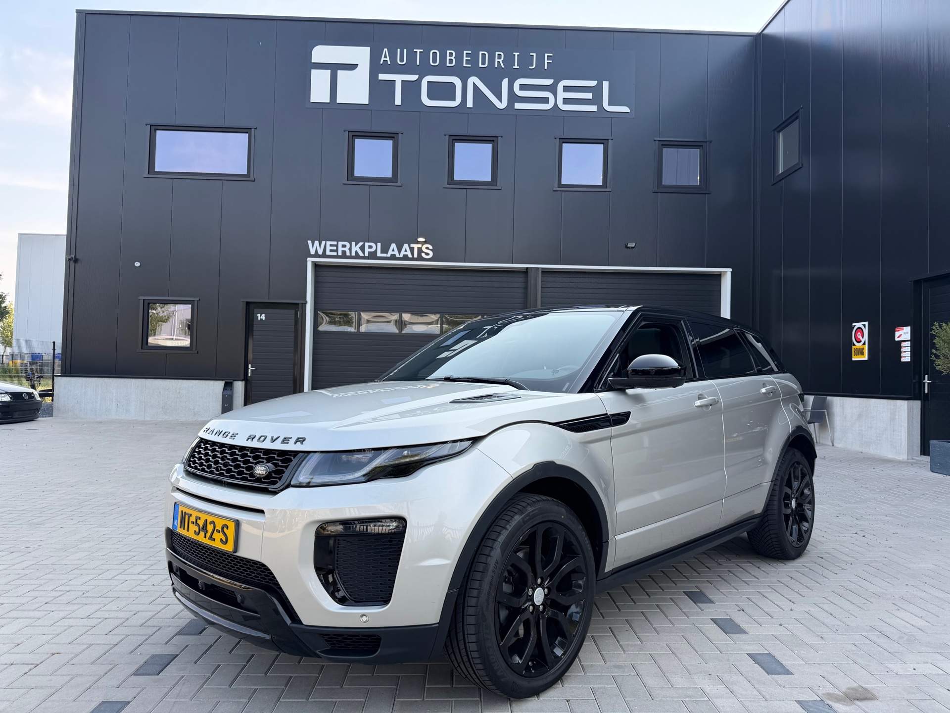 Land Rover Range Rover Evoque 2.0 TD4 HSE Dynamic / Panorama / Meridian / Memory / LED