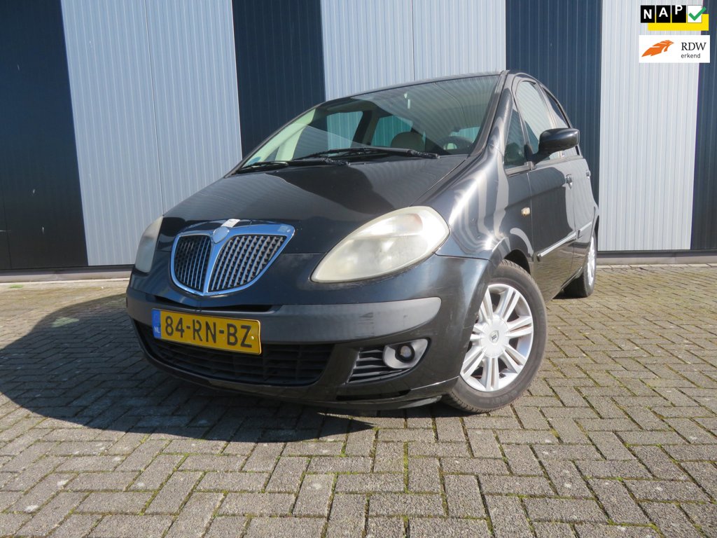 Lancia Musa 1.4-16V Platino