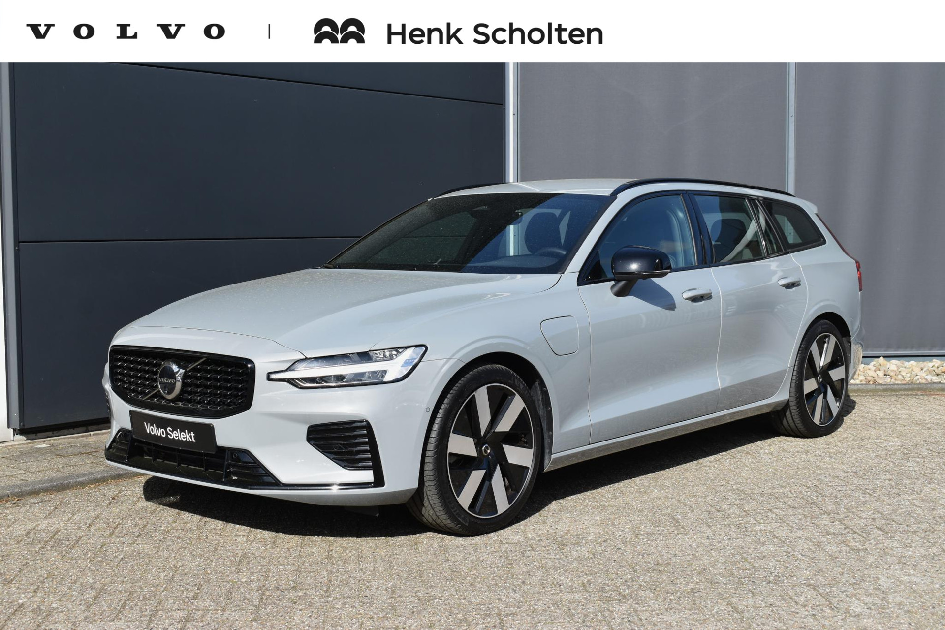 Volvo V60 T6 Plug-in hybrid AWD Plus Dark
