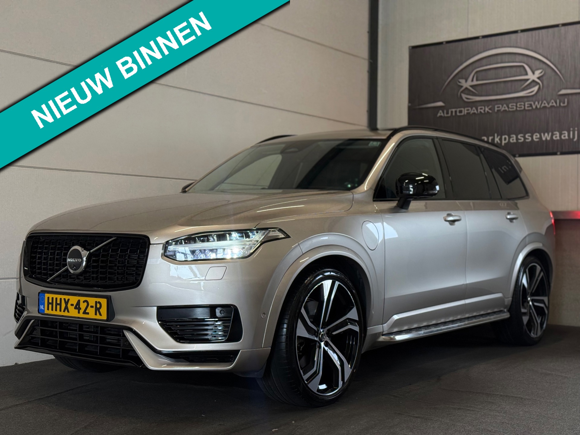 Volvo XC90 2.0 T8 Recharge AWD Plus Bright BTW, Pano, ACC, Trekhaak, Luchtvering, Lederen, B&W, HUD, Elek Stoelen, Keyless, 360°