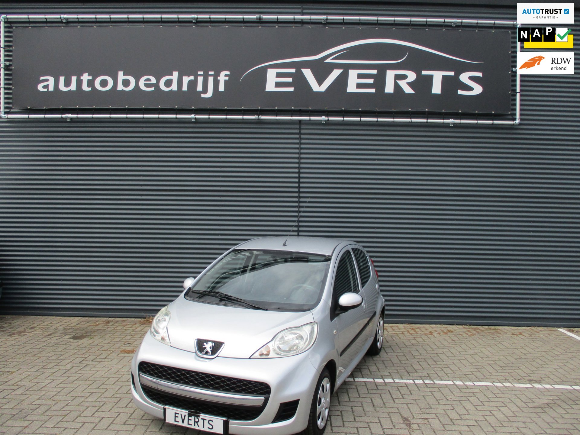 Peugeot 107 1.0-12V XS Apk 03-07-2027 Airco electrisch pakket 1e eigenaar zeer mooie auto nu scherpe meeneem prijs