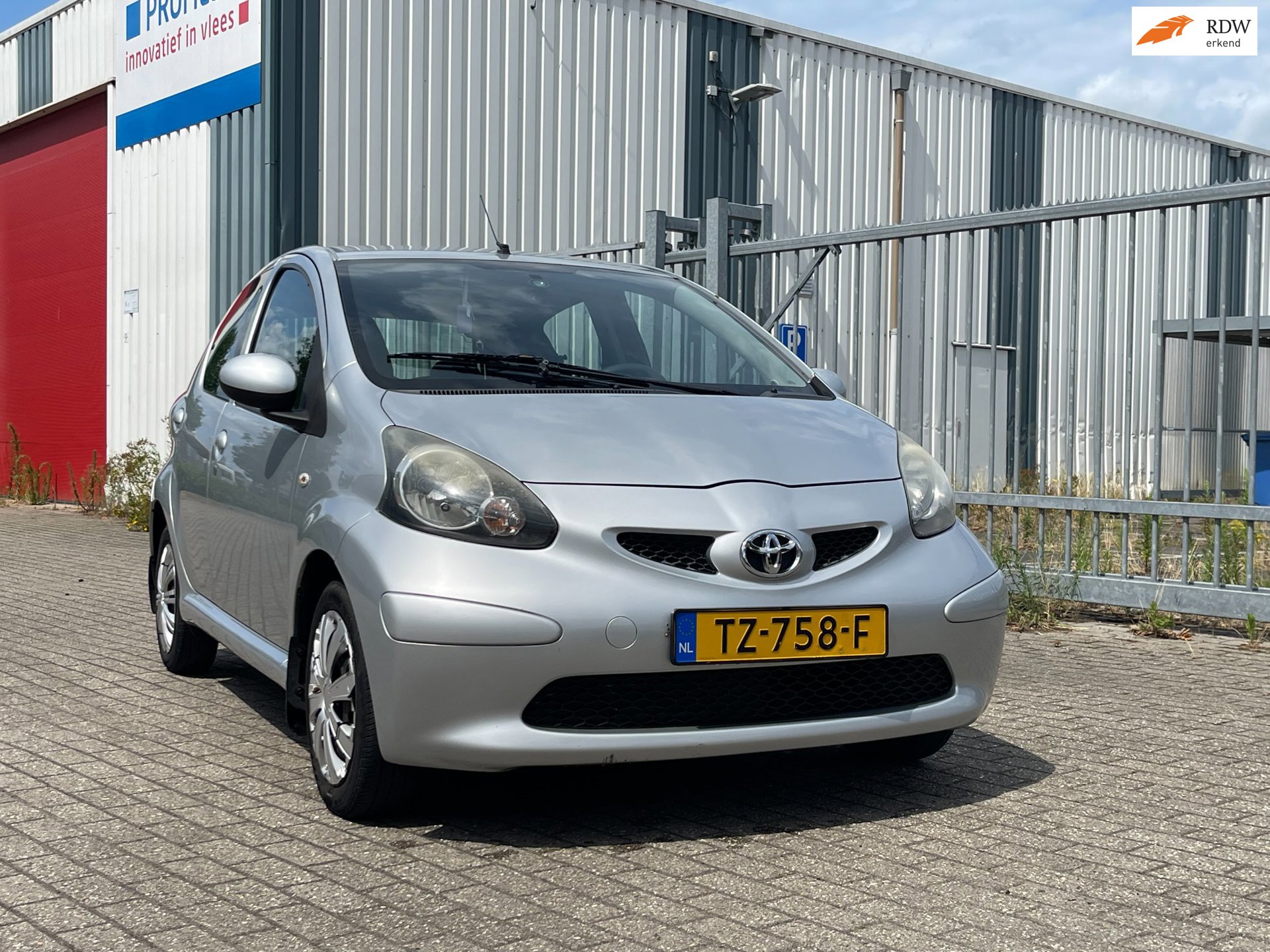 Toyota Aygo 1.0-12V 2008 5drs Grijs