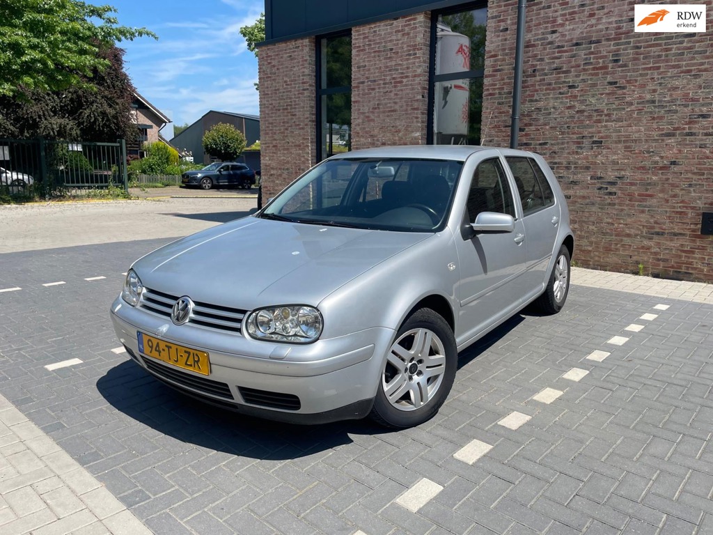 Volkswagen Golf 1.6-16V Highline