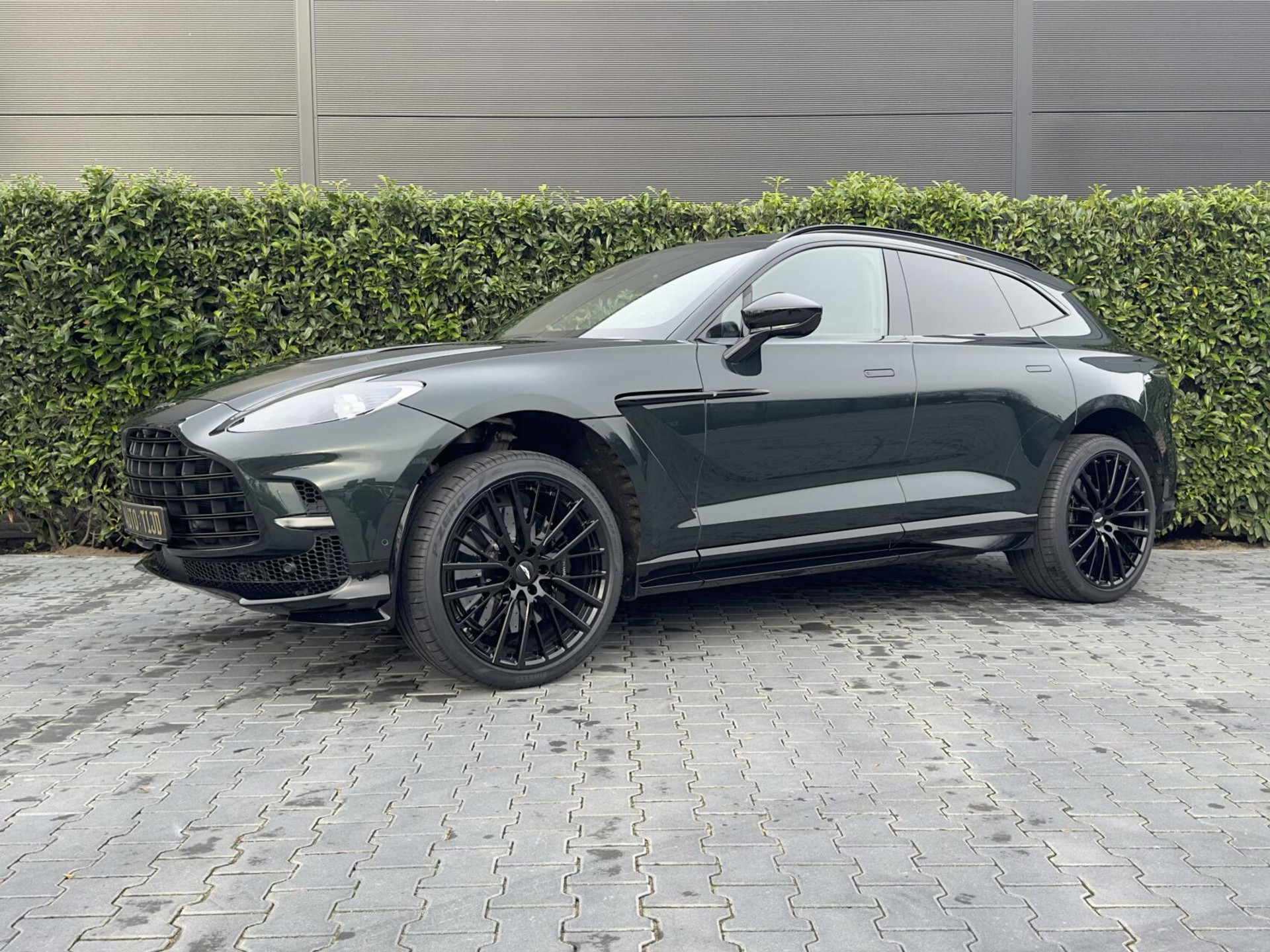 Aston Martin DBX