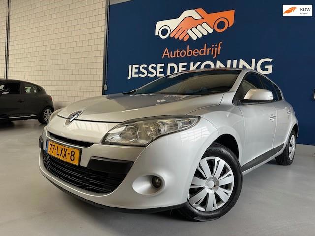 Renault Mégane 1.6 Expression/ kleur: grijs/ bj.2009/ 5 deurs / Airco / NAP met 226080 km.en APK 08/2026/ Nette auto,rijdt prima.