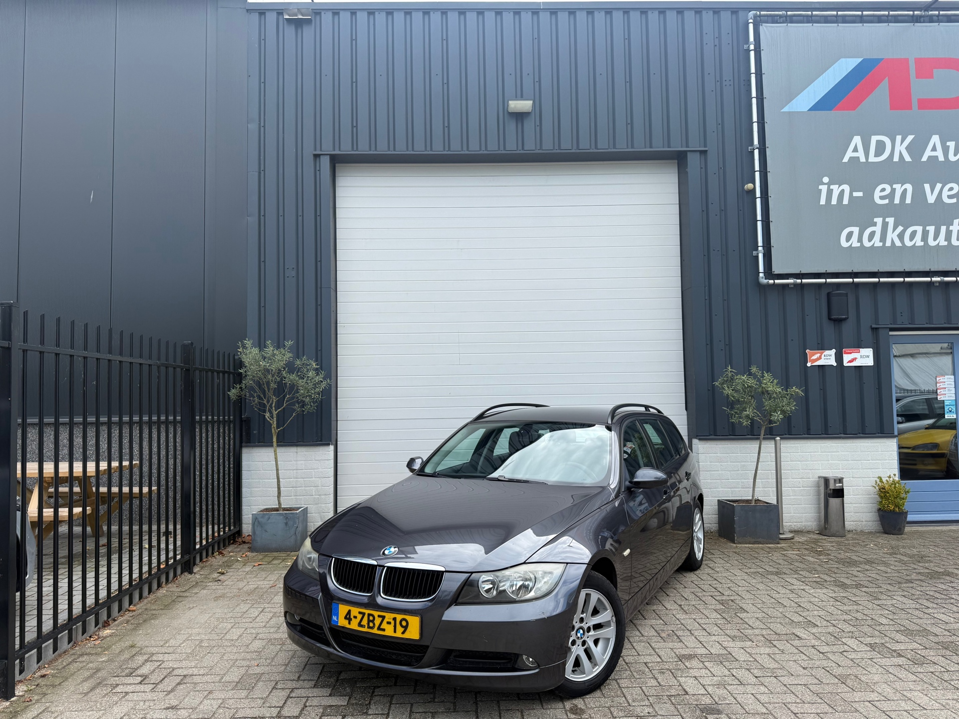 BMW 3-serie Touring 318i TREKHAAK/CLIMA/CRUISE/PDC/MOOIE AUTO