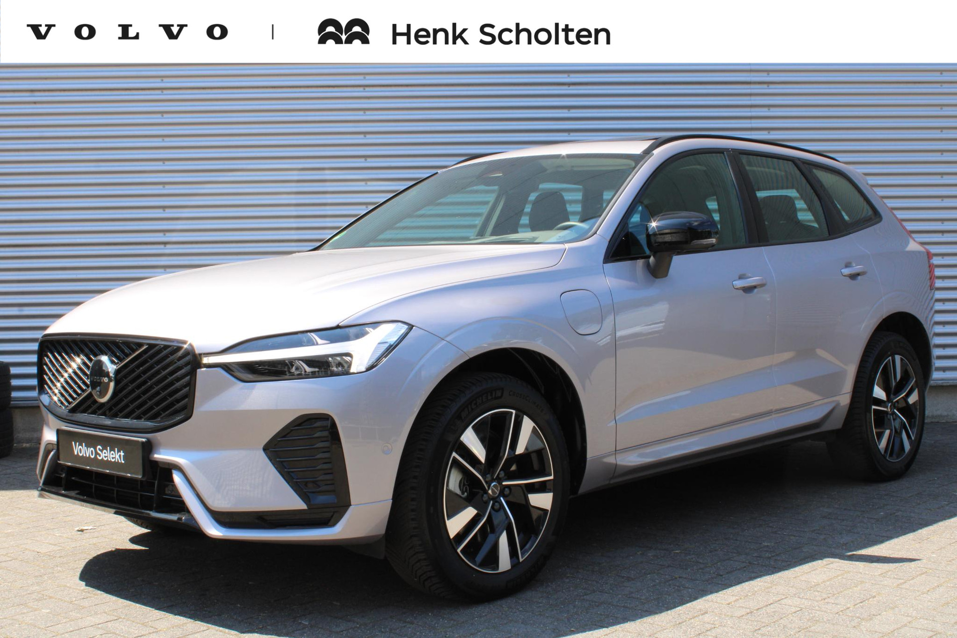 Volvo XC60 2.0 T6 Plug-in hybrid AWD Plus Dark