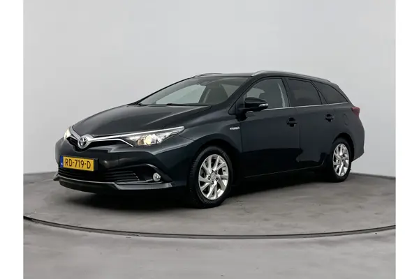 Touring Sports 1.8 Hybrid Dynamic Go