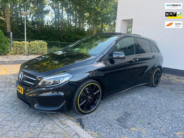 Mercedes-Benz B-klasse 180 AUTOMAAT PANO AMG NAP NAVI AIRCO
