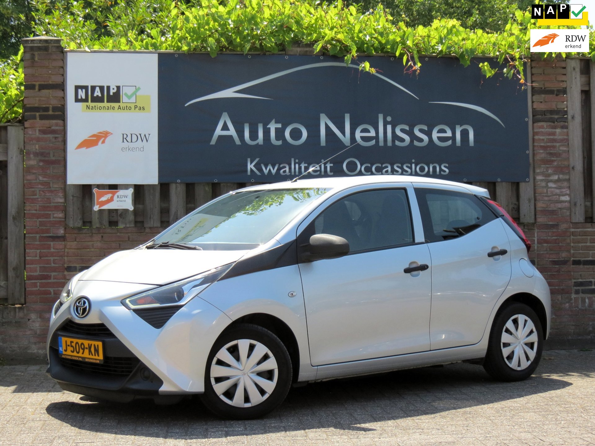 Toyota Aygo 1.0 VVT-i x-fun 5-DRS NIEUWE TYPE | AIRCO | DEALER ONDERHOUDEN | BLUETOOTH |