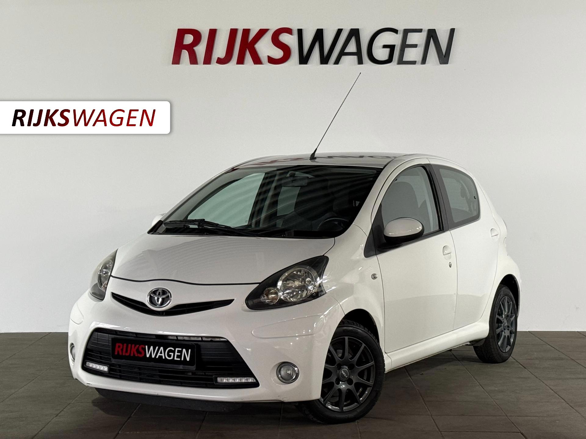 Toyota Aygo 1.0 VVT-i Aspiration Lederstuur/Airco/Bluetooth