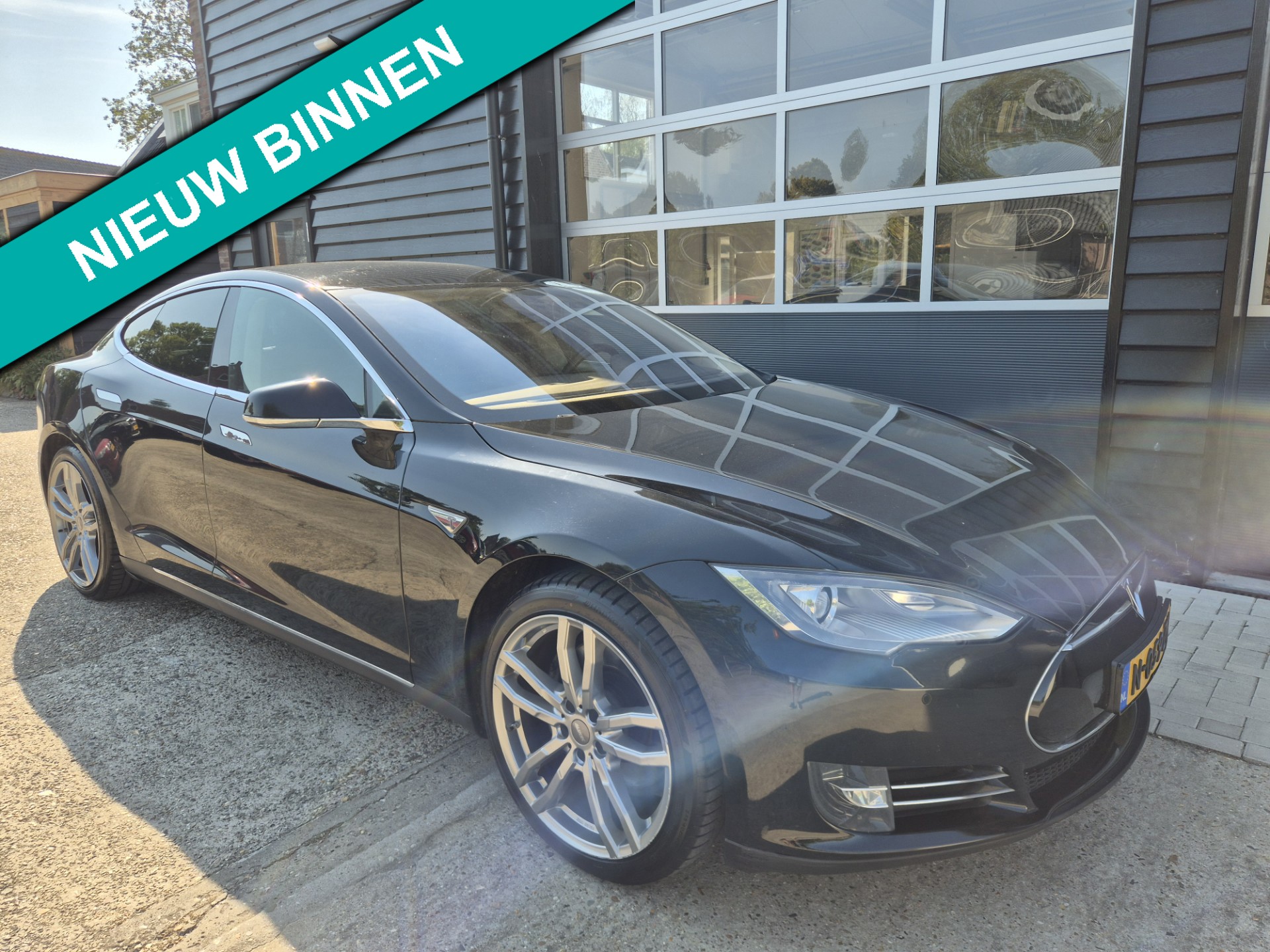 Tesla Model S 85 Signature Performance *Free Supercharging*