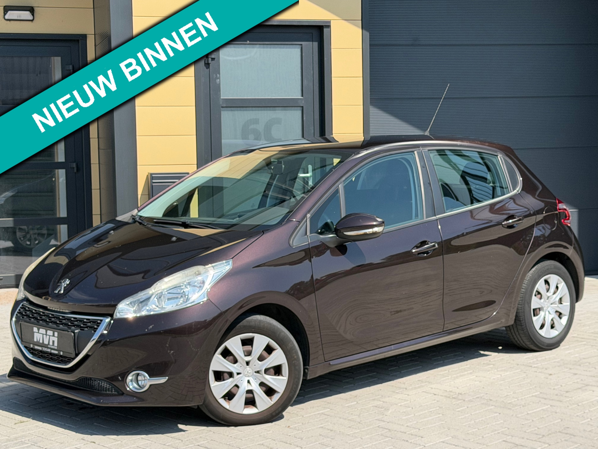 Peugeot 208 1.2 VTi Blue Lease - Navi - Airco - MF stuur - Bruin Parelmoer