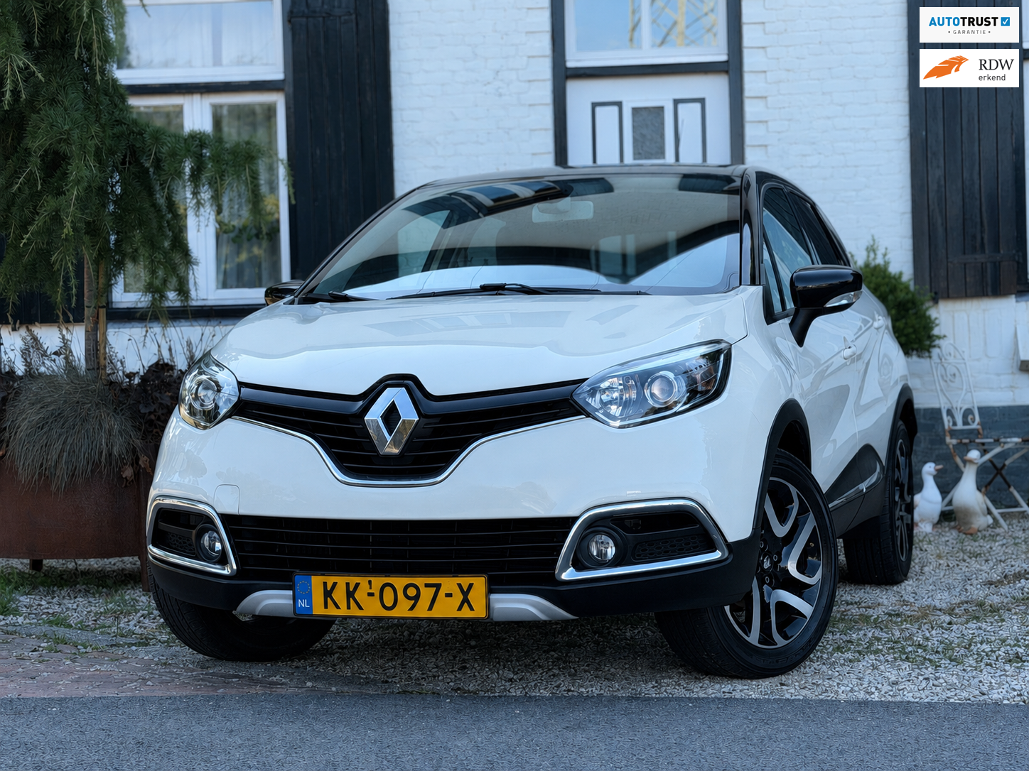 Renault Captur 0.9 TCe Helly Hansen|Stoelverwarming|Navi|Leder|