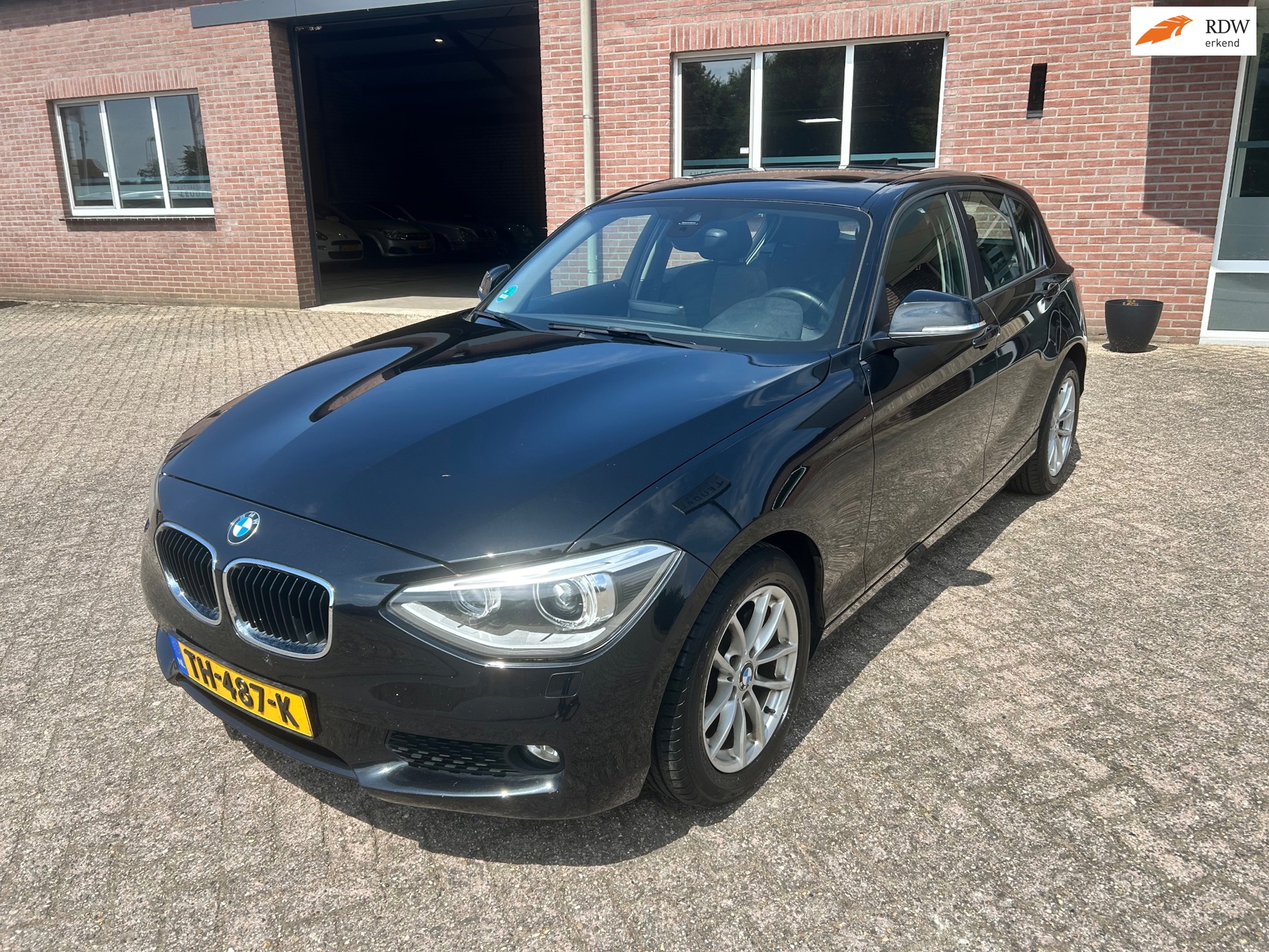BMW 1-serie 116i High Executive // Automaat // Nieuwe APK