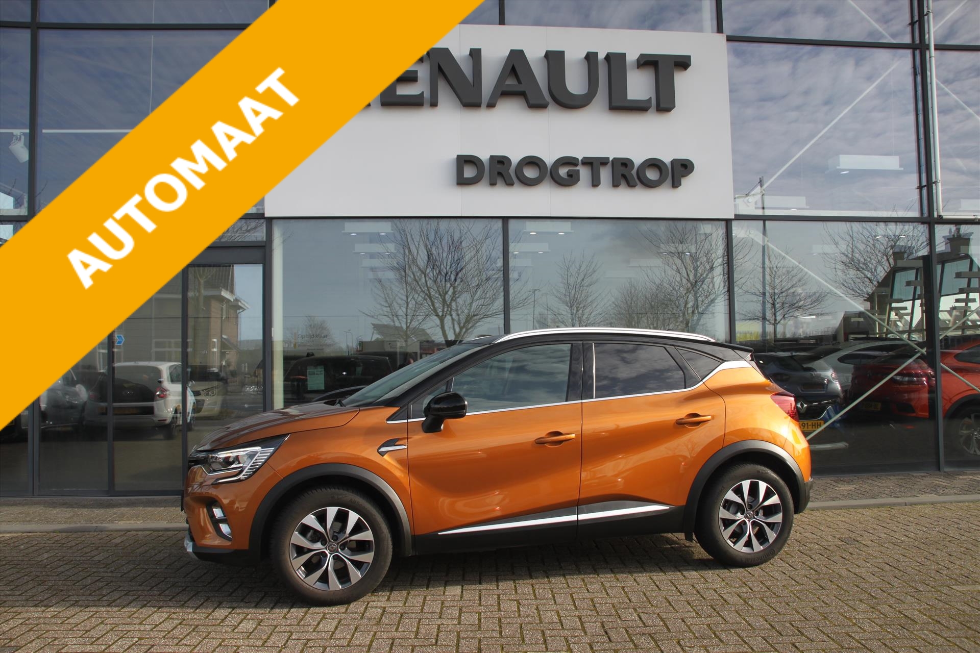 Renault Captur 130PK-INTENS-81DKM-NAVI-BOSE-CAMERA-STOELVERW-