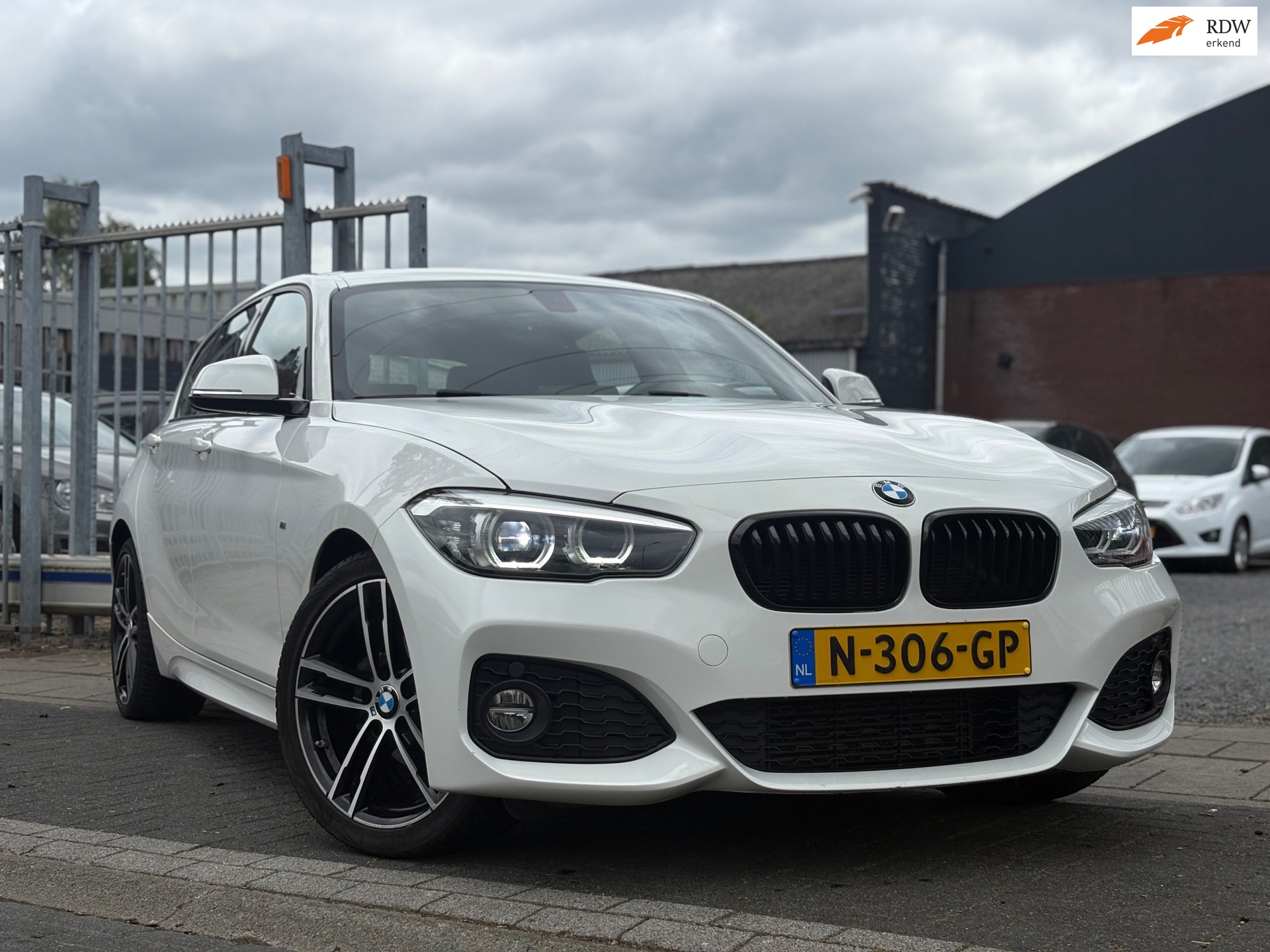 BMW 1-serie 116i Edition M Sport Shadow | Xenon | 18” LMV | Alcantara |