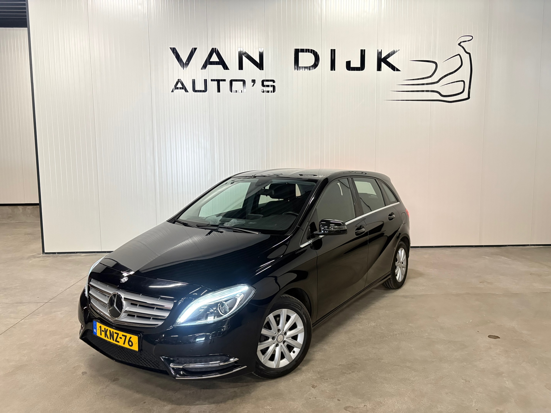Mercedes-Benz B-klasse 180 Ambition Trekhaak Airco Cruise