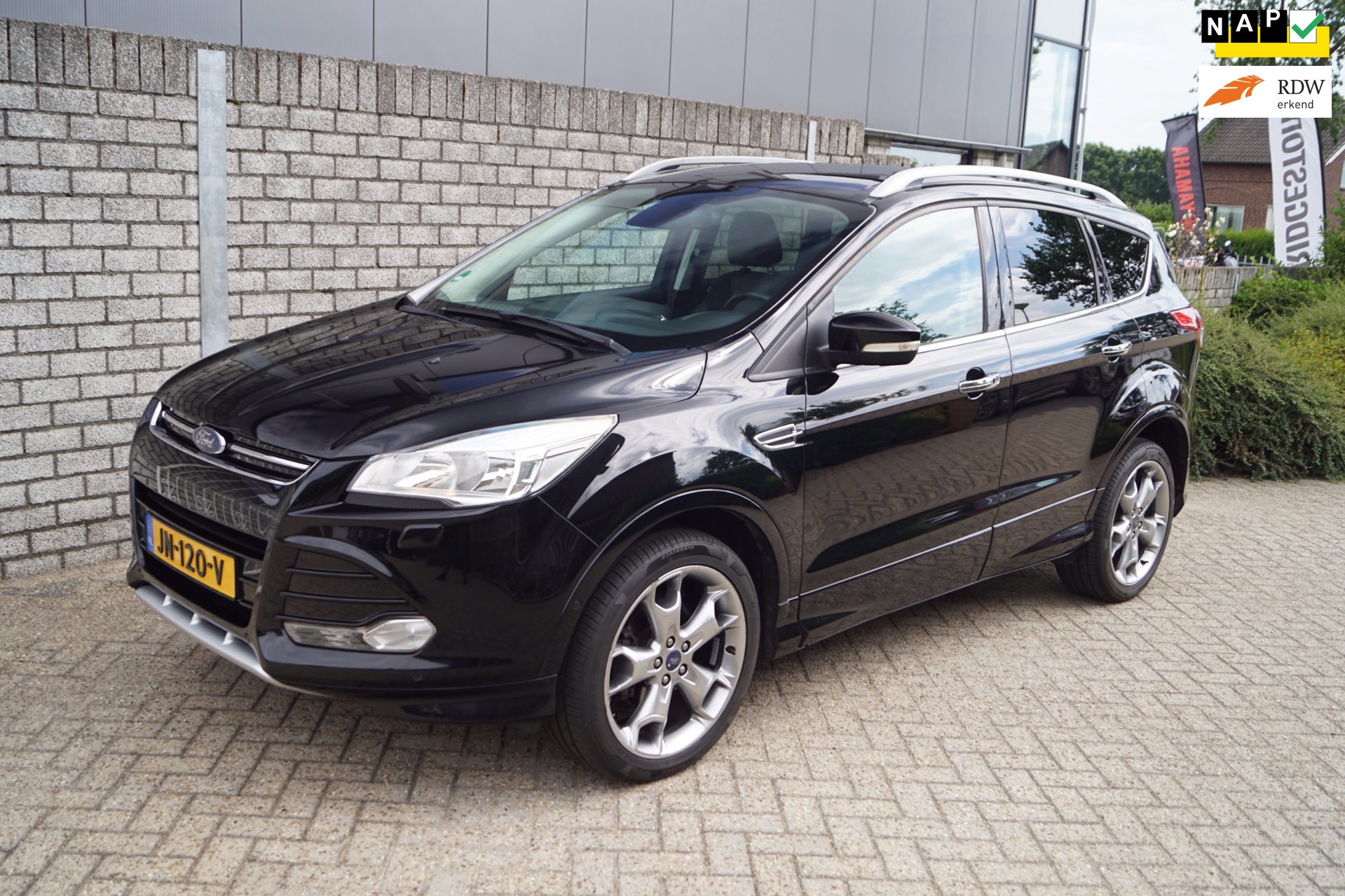 Ford Kuga 1.5 Titanium Styling Pack 150PK Half Leder Sportst Stoelverw Navi Camera Clima Cruise 2x PDC LMV 19 Trekh ENZ NL Auto