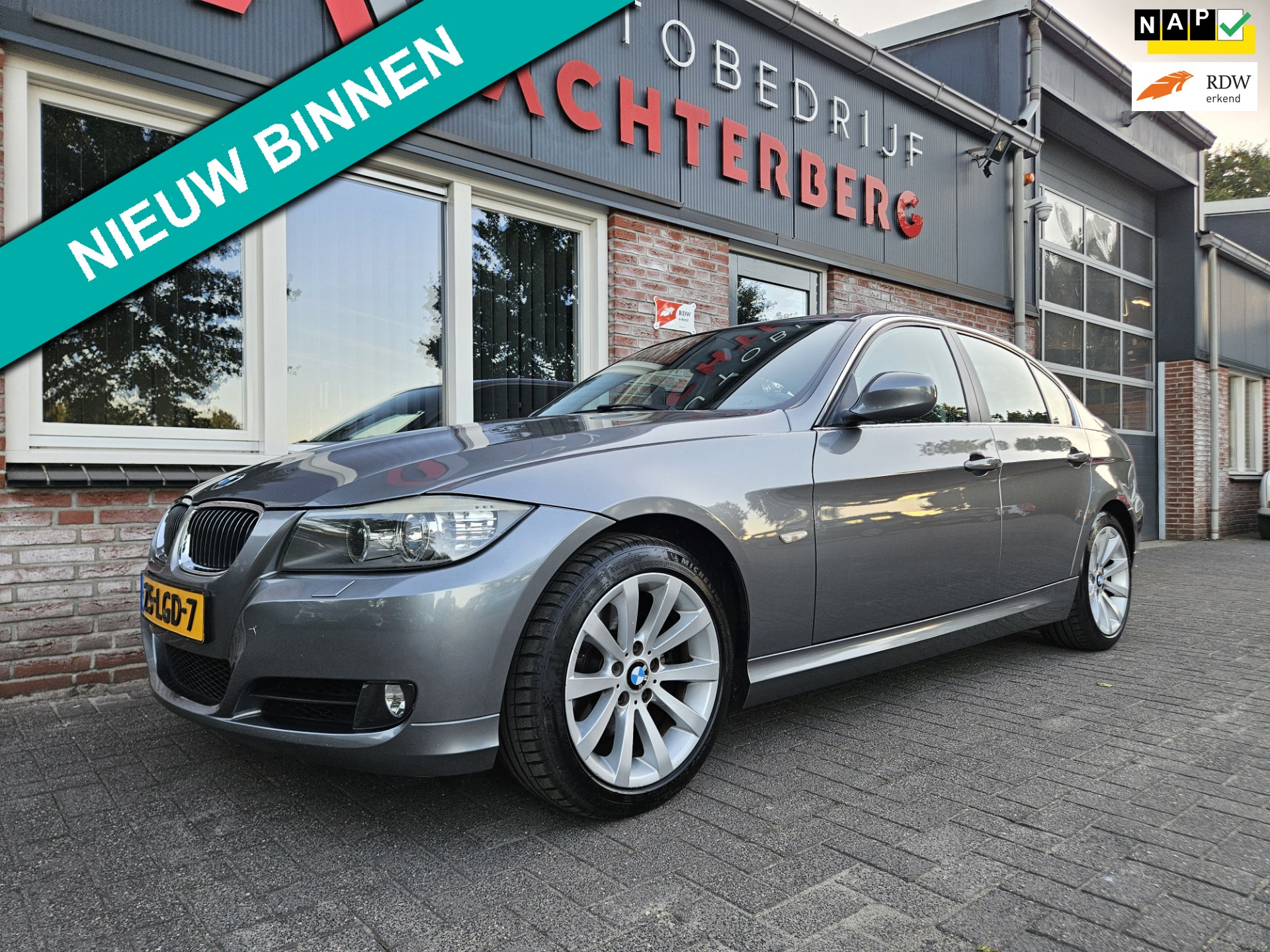 BMW 3-serie 325i Business Line Automaat! NAP! Mooie/Nette Auto! 6-Cilinder! Xenon! Navigatie! 218PK!