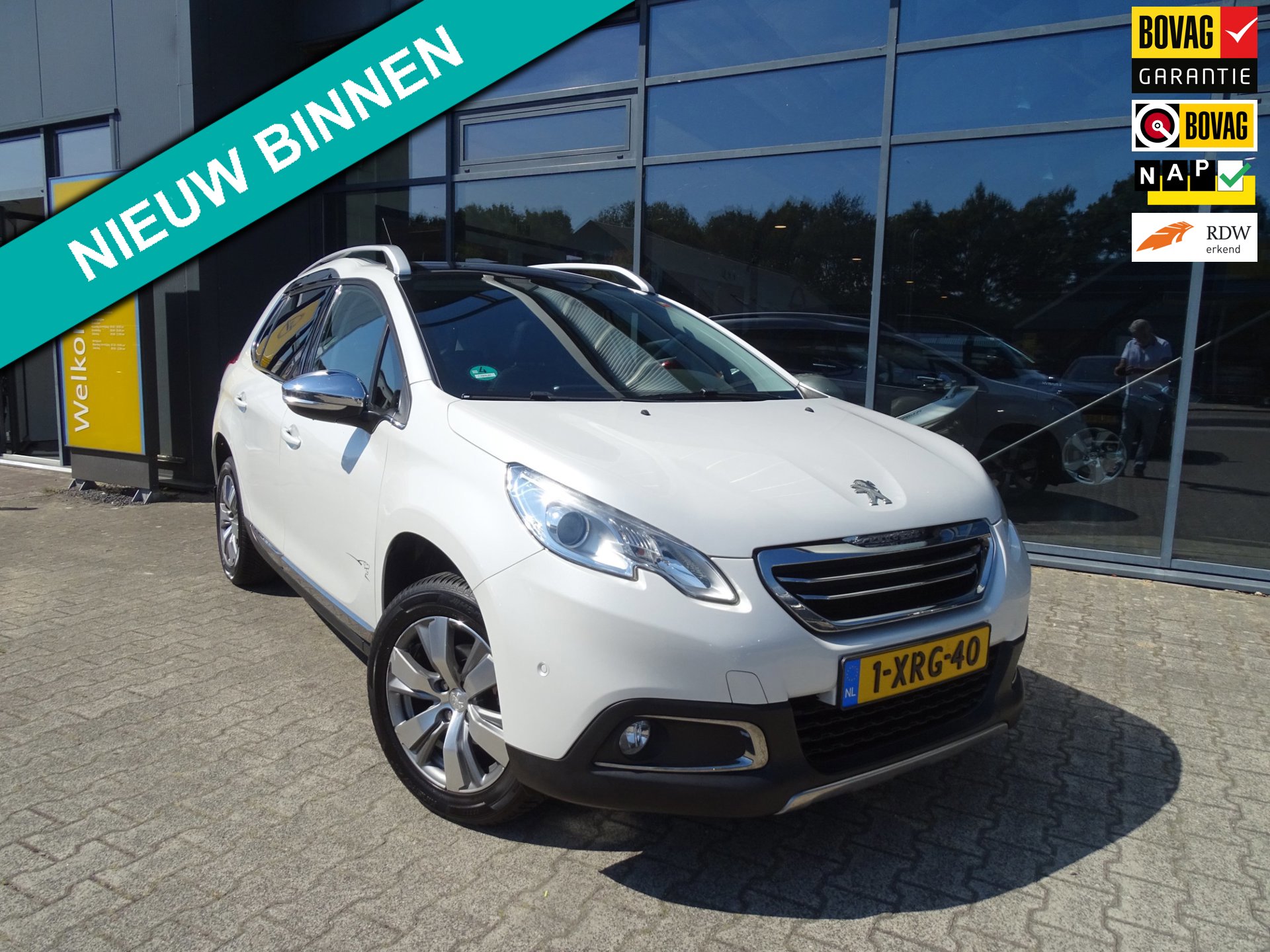 Peugeot 2008 1.2 PureTech Allure, Automaat, Navi, parkpilot