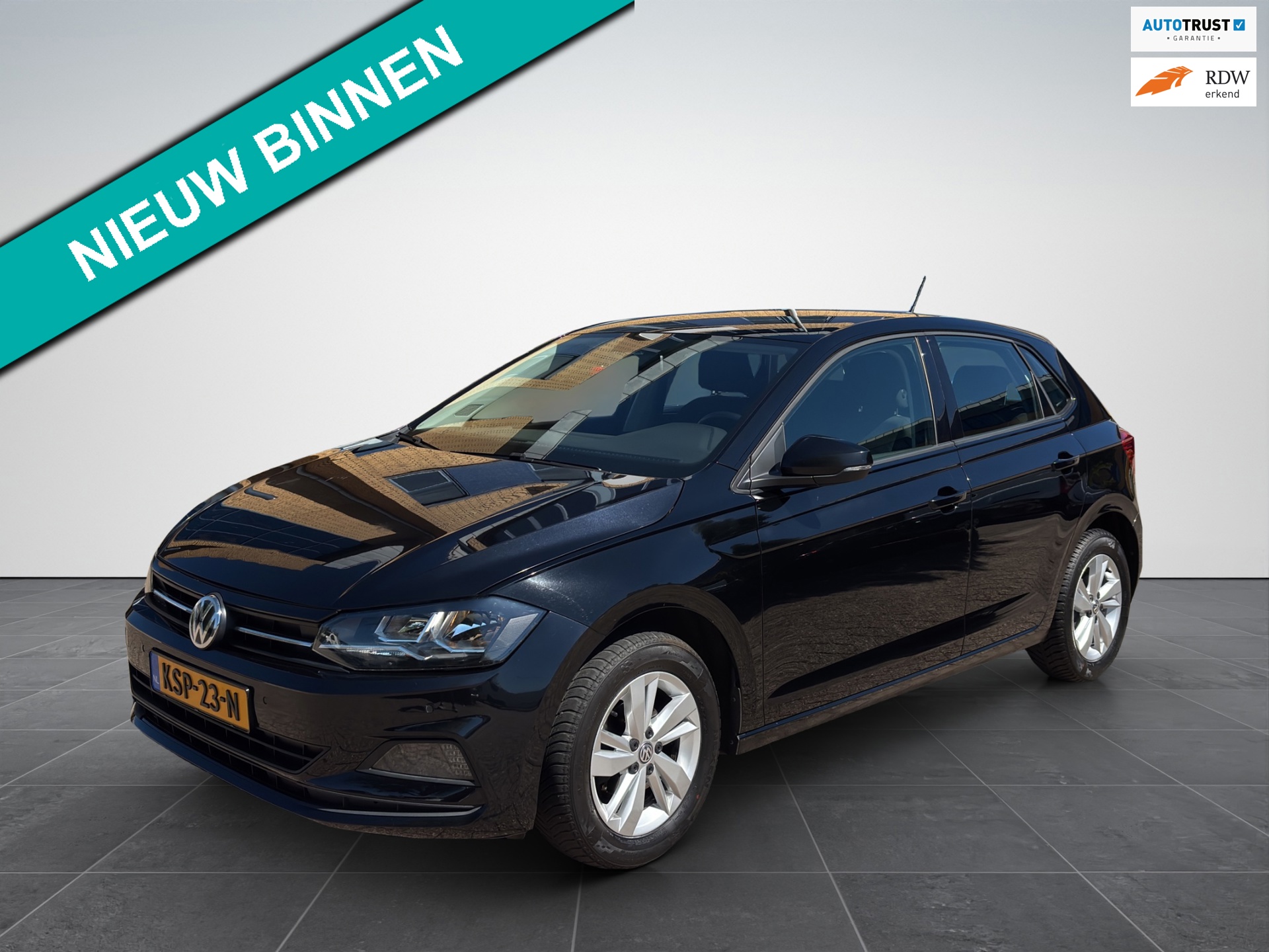Volkswagen POLO 1.0 TSI Comfortline 95PK 5D 2018 Zwart Beats-pakket