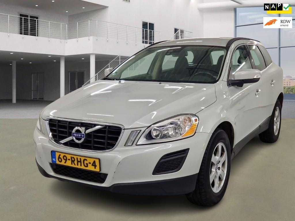 Volvo XC60 2.0T Momentum / NL PRIJS 8999 / Auto goed werkt en goed rijdt / Algemeen >> Lekkage zichtbaar