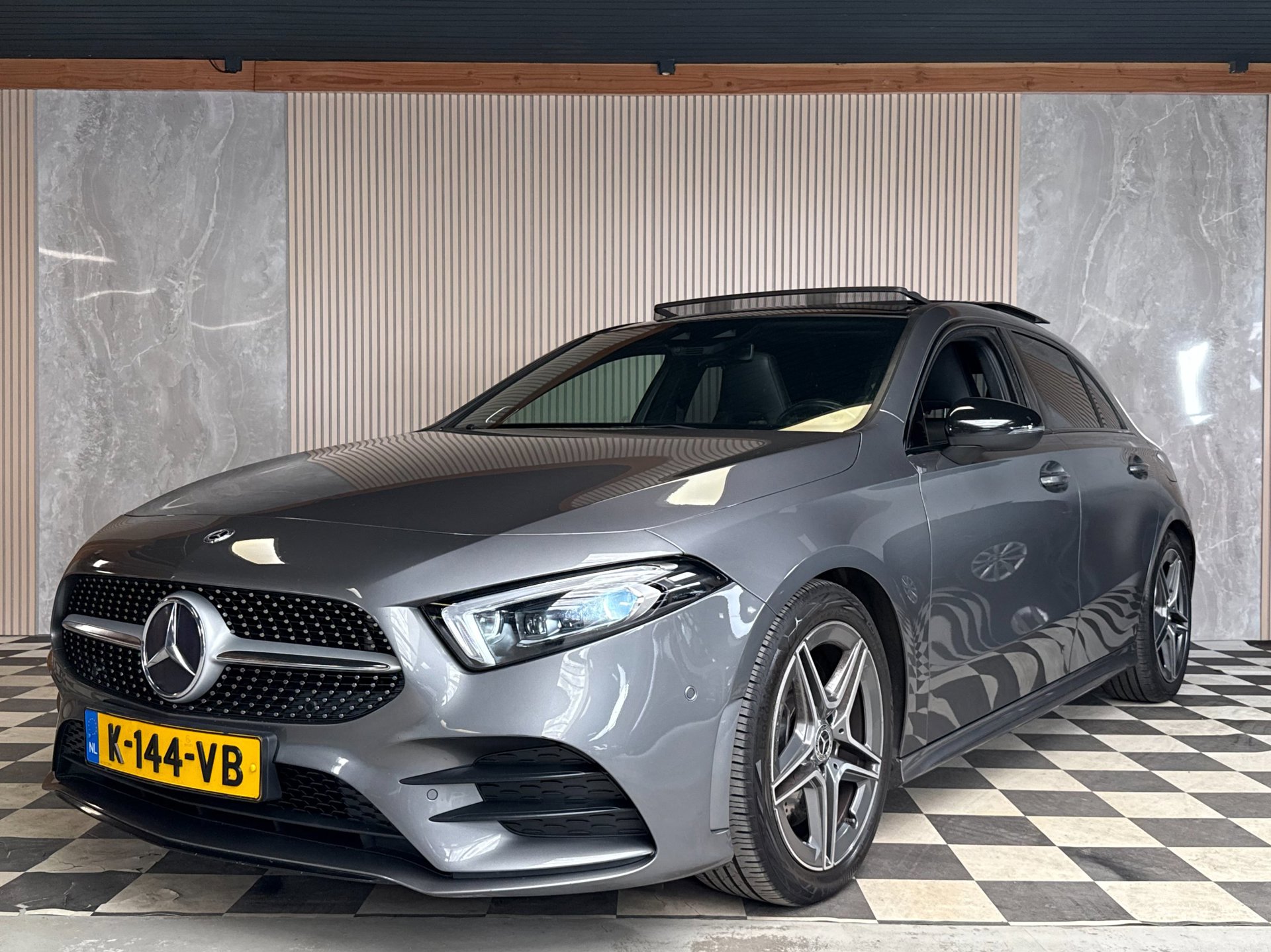Mercedes-Benz A-klasse 250 AMG 4MATIC Premium Plus Pano/Sfeer/Memory/Camera