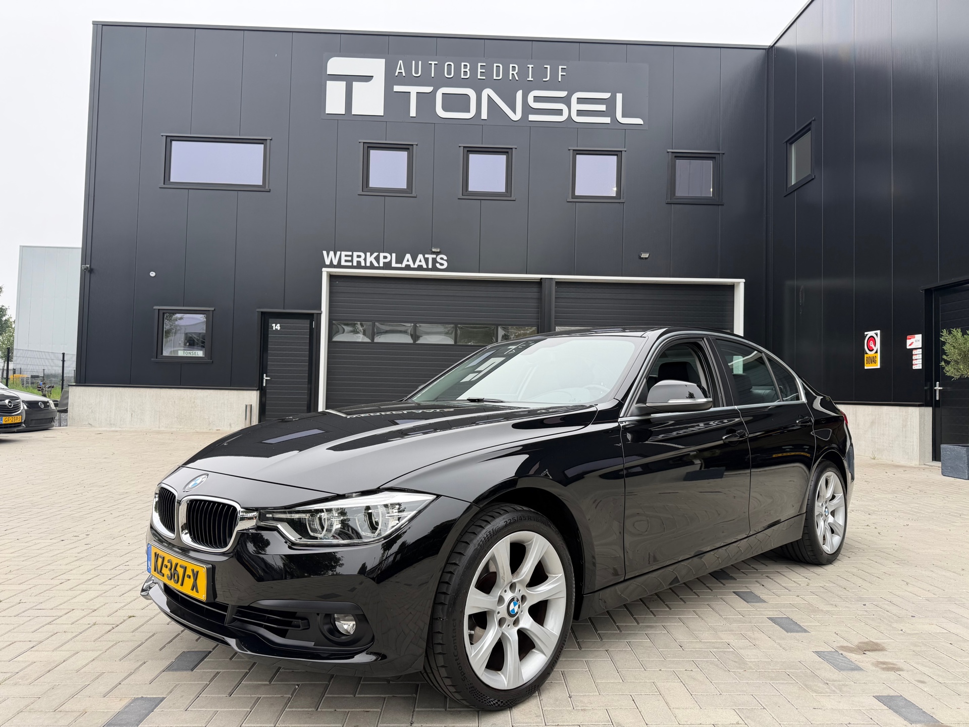 BMW 3-serie 318i High Executive / Automaat / Leder / Cruise / Climate 18" Inch LMV