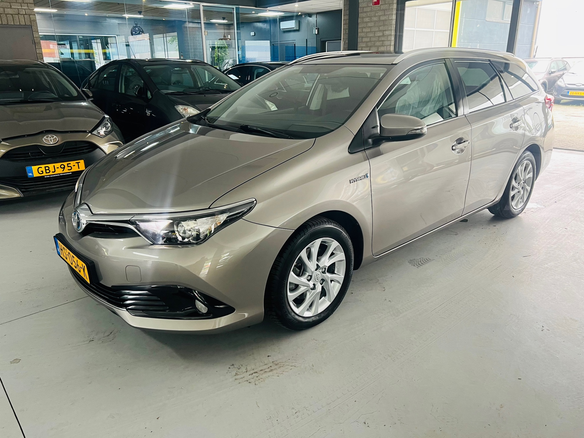 Toyota Auris Touring Sports 1.8 Hybrid Lease PANO-NAP