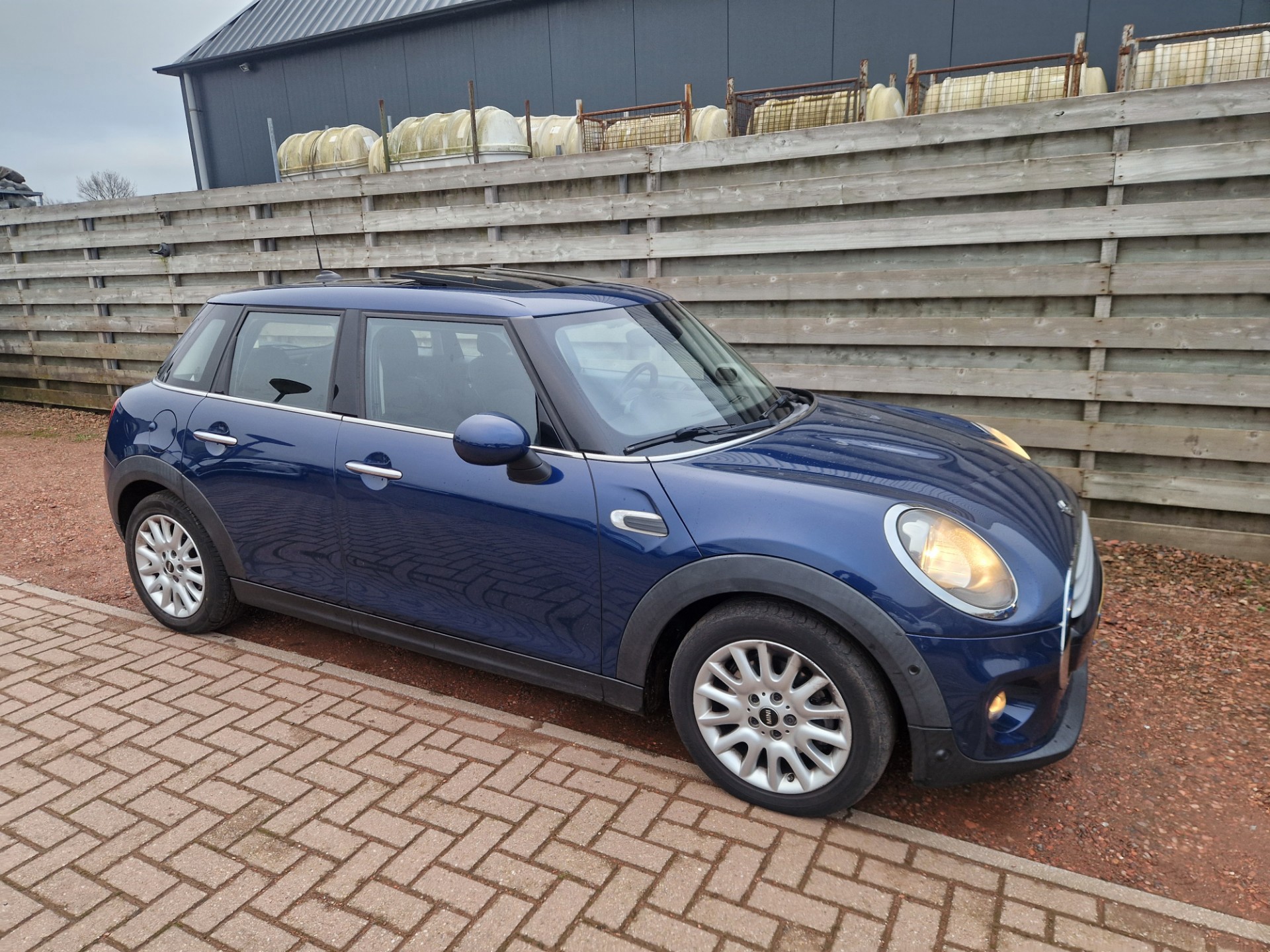 Mini Mini 1.5 Cooper Chili Serious Business Panoramadak, Navigatie Camera