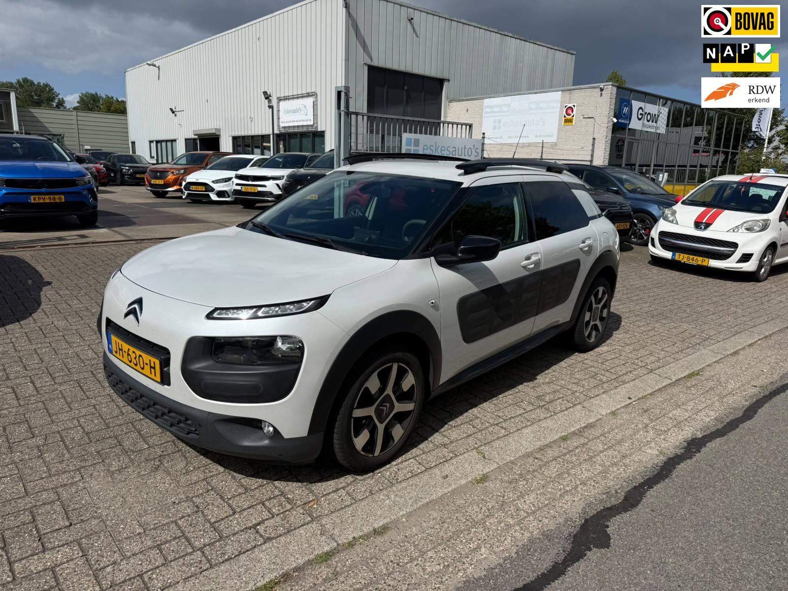Citroën C4 Cactus 1.2 PureTech Shine, Navi, NAP, dealer onderhouden