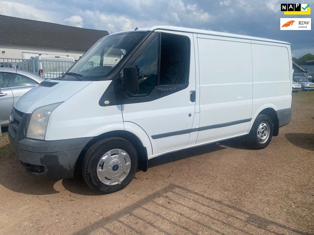 Ford Transit 260S 2.2 TDCI origineel 208000 km super mooie en goed rijdende bus( Euro 4) 3 persoons cabine trekhaak incl boekjes