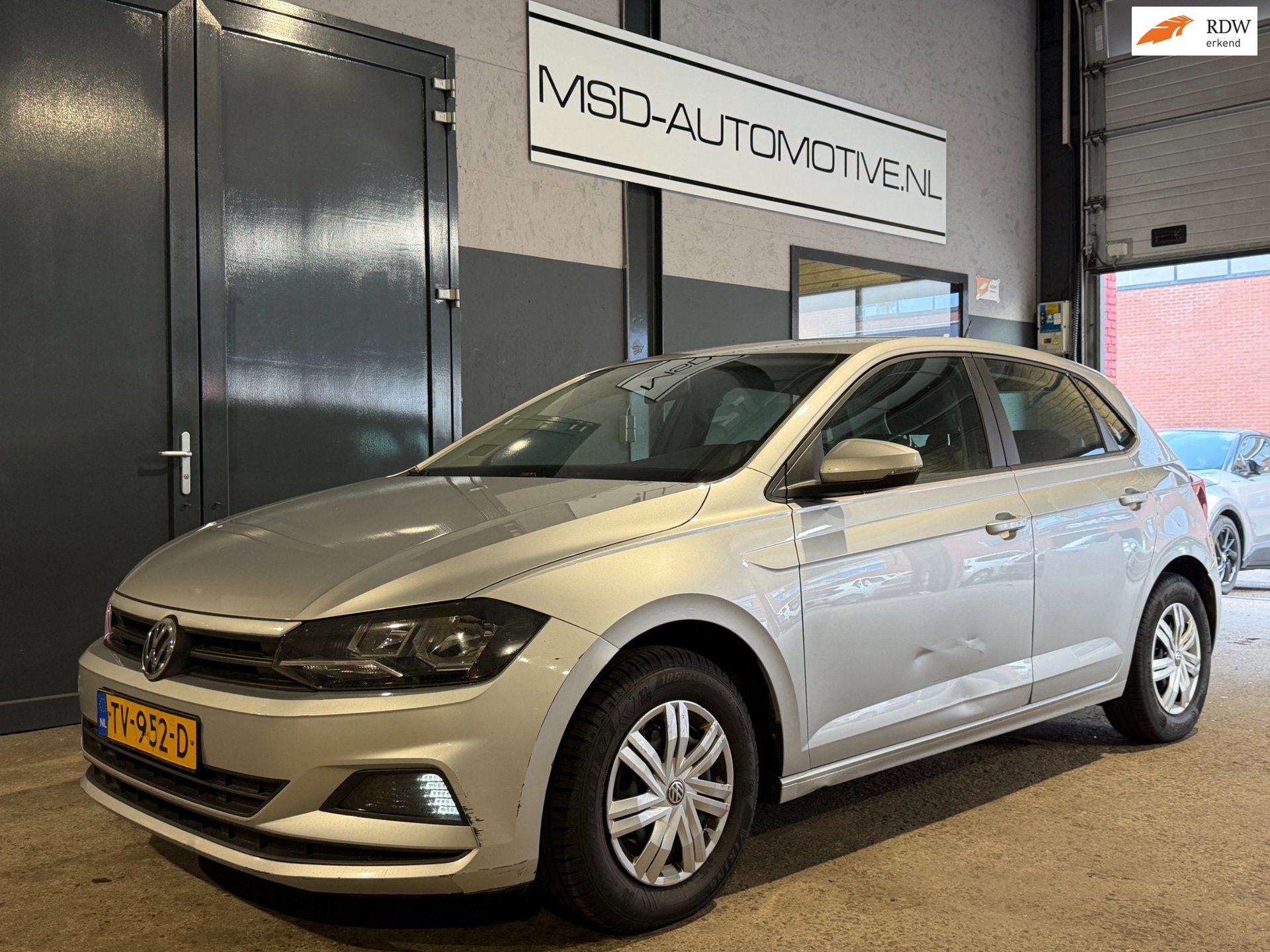 Volkswagen Polo 1.0 MPI Comfortline Nieuw Model ! Airco + Cruise |schade !