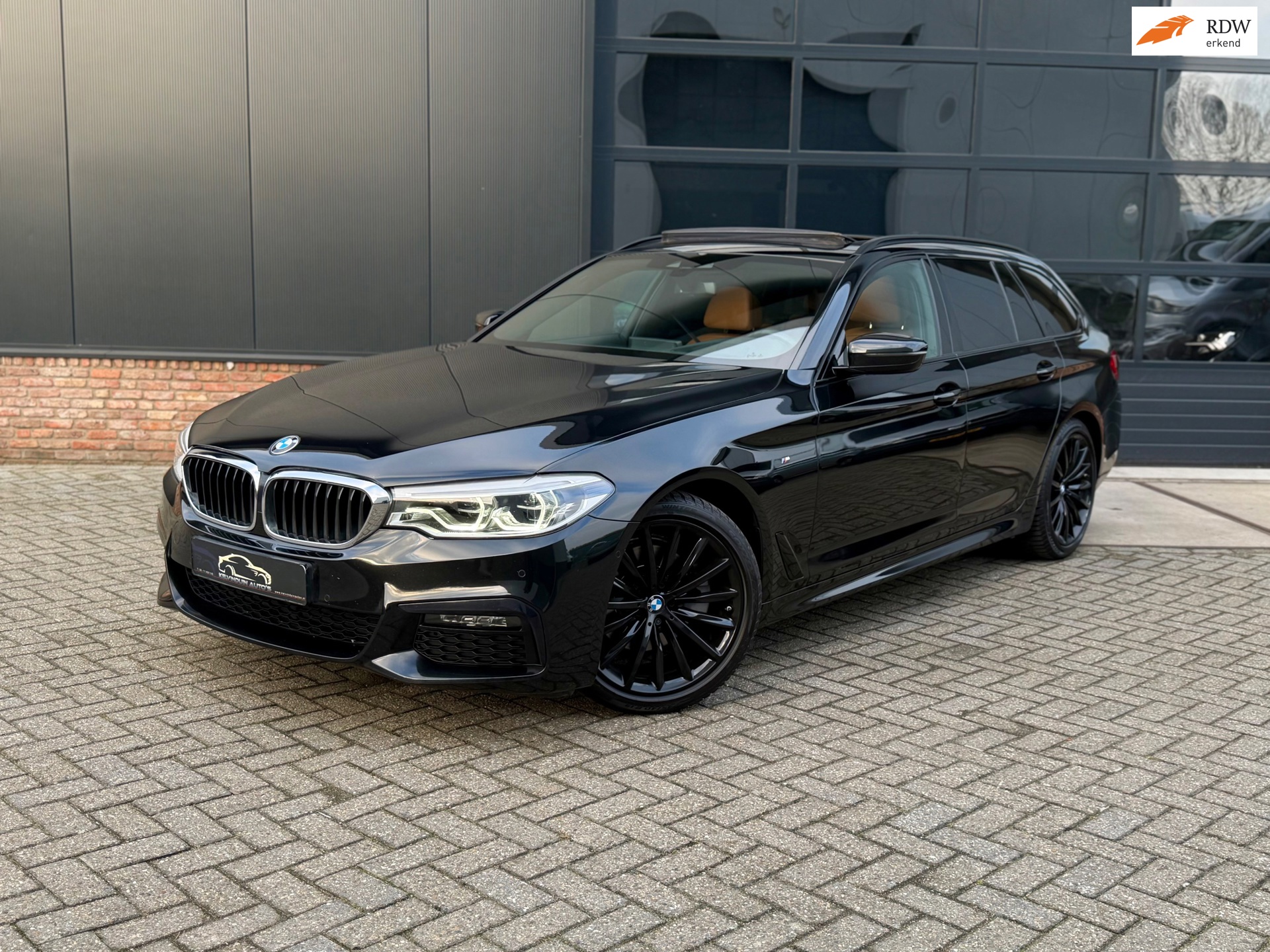 BMW 5-serie Touring 520i High Executive Panoramdak/Headup/Leer