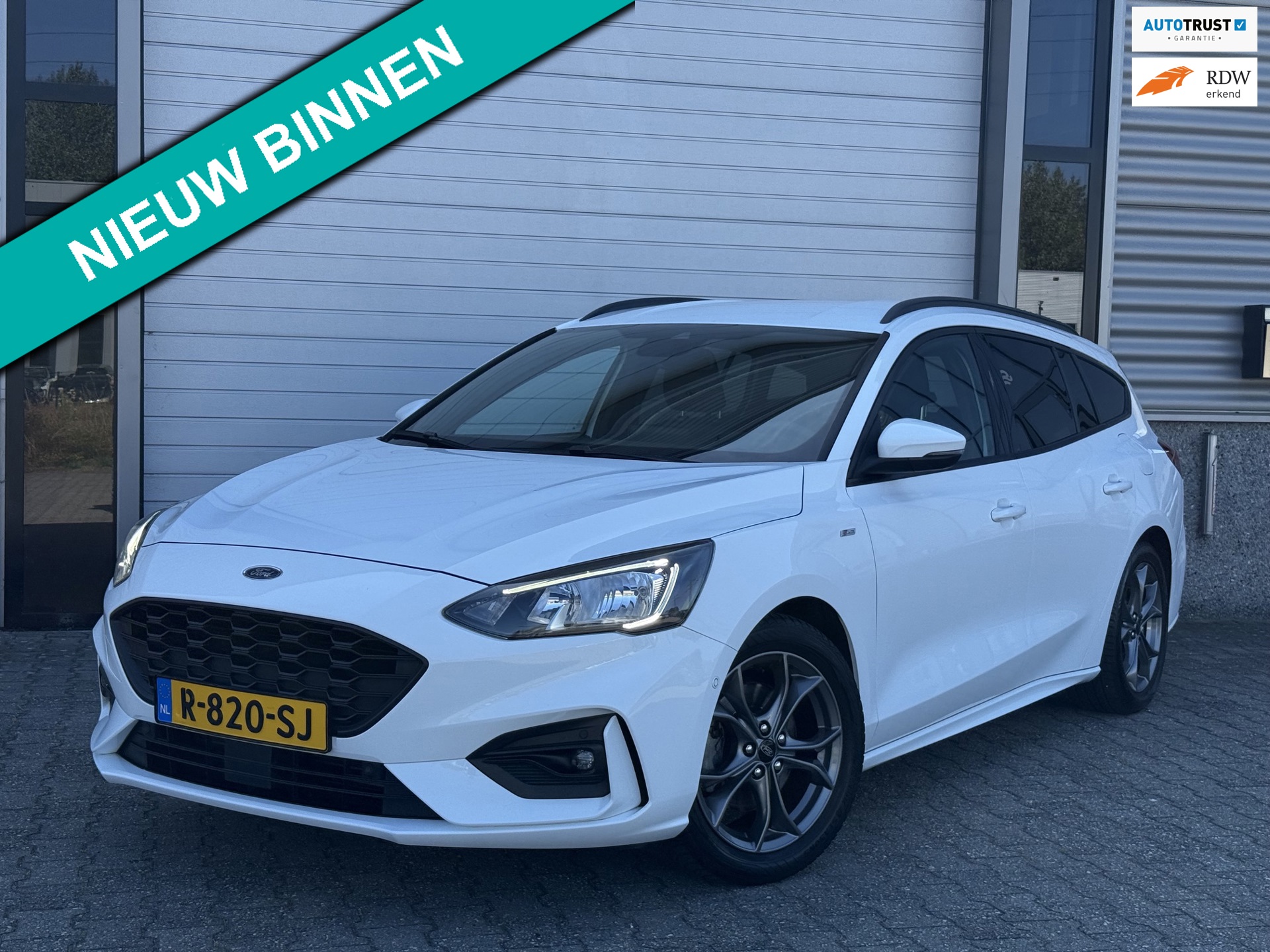 Ford Focus Wagon 1.0 EcoBoost ST Line Leder/stof