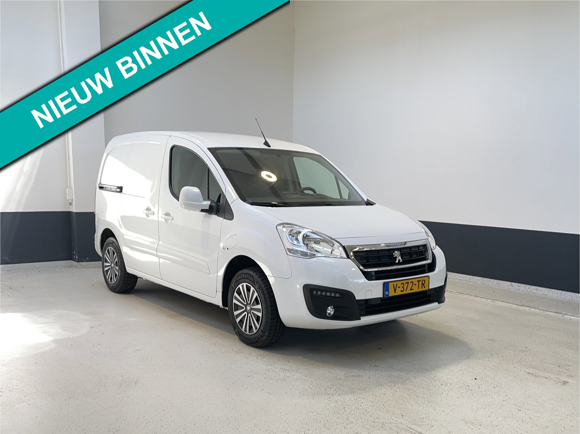 Peugeot Partner Electric L1 Premium Automaat | NL | 2 Eig | Apple Carplay/Android auto | PDC | Airco |