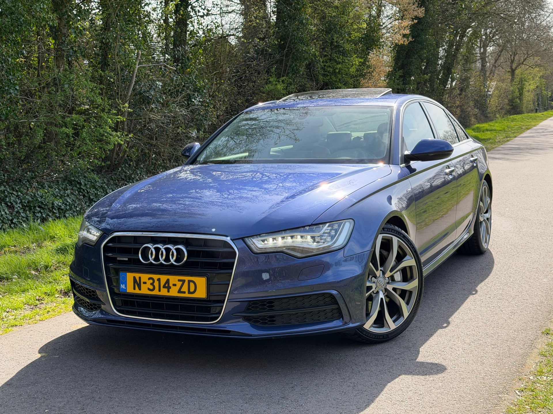 Audi A6 3.0 TFSI quattro S-Line | Schuif/Kanteldak + Lederbekleding + Camera + Cruise + Clima Nu € 19.975,-!!!