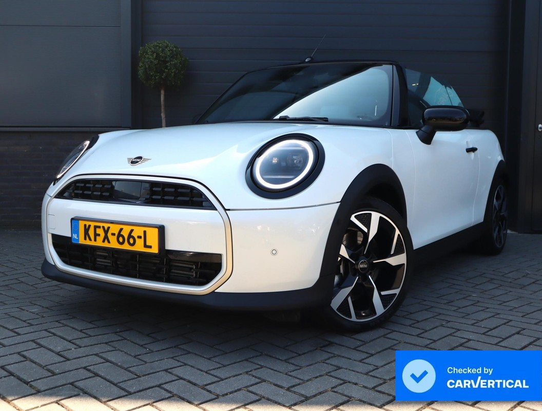 MINI Cooper Cabrio 2.0 C Favoured | HUD | Camera | Carplay | Leer | Stoel en Stuurverwarming | 18 Inch