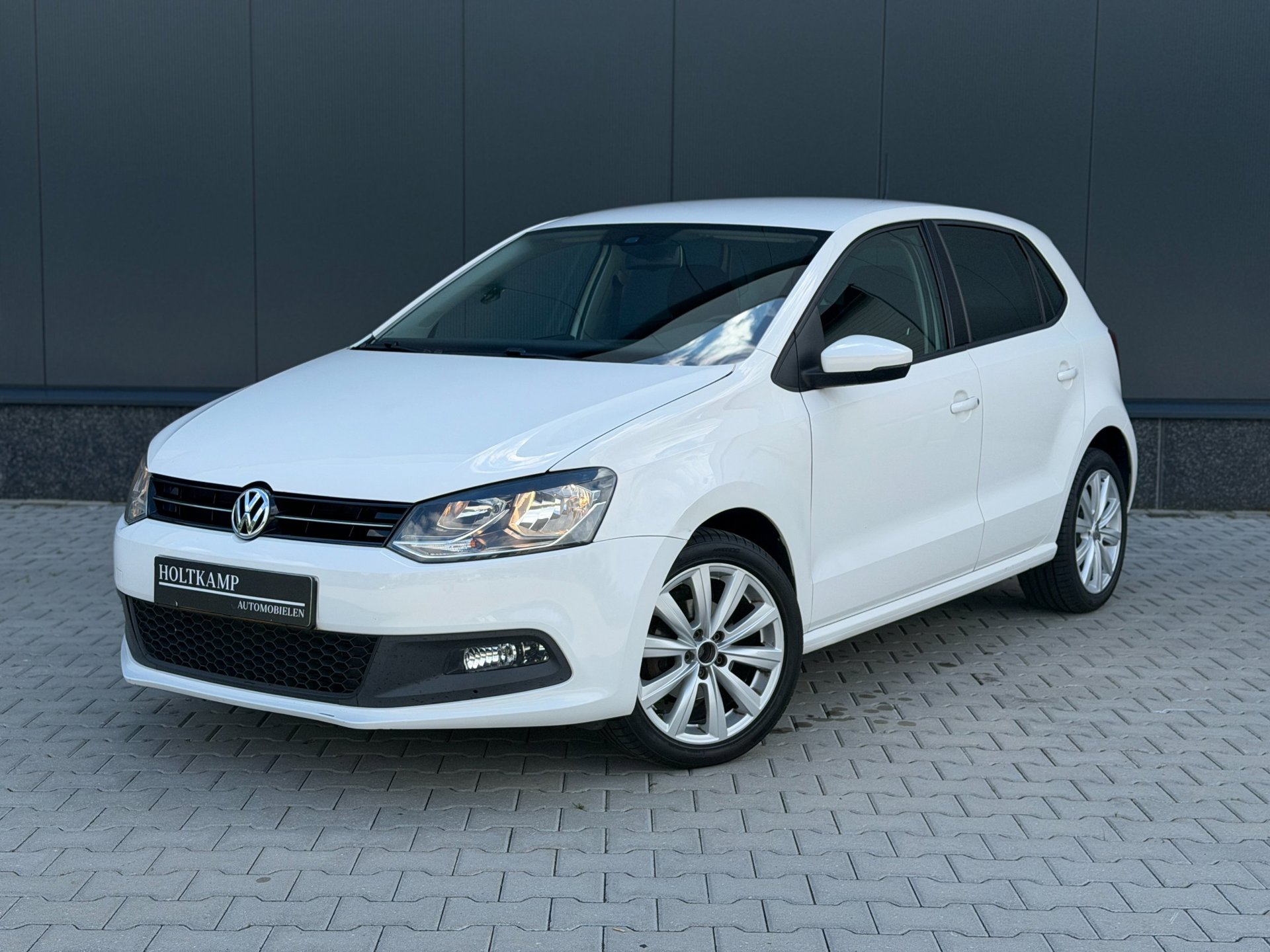 Volkswagen Polo 1.4-16V TEAM | AIRCO | CRUISE | CARPLAY | STOELVERWARMING