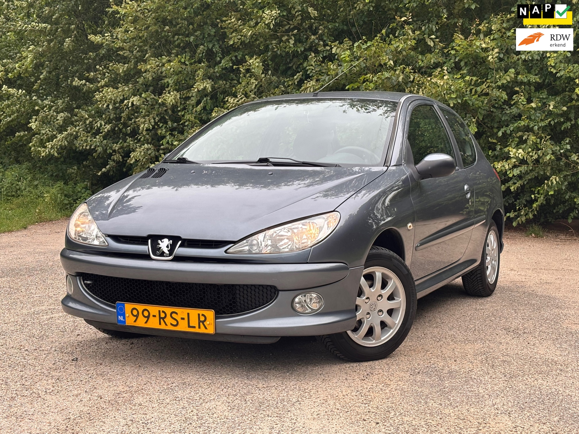 Peugeot 206 1.4 Air-line | " 126.000 " KM + Nwe APK Nu € 2.950,- !!!