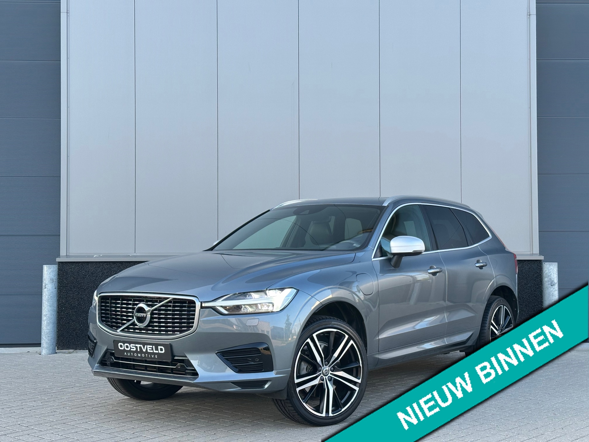 Volvo XC60 2.0 T8 AWD R-Design 21'' Luchtvering Pano Memory ACC