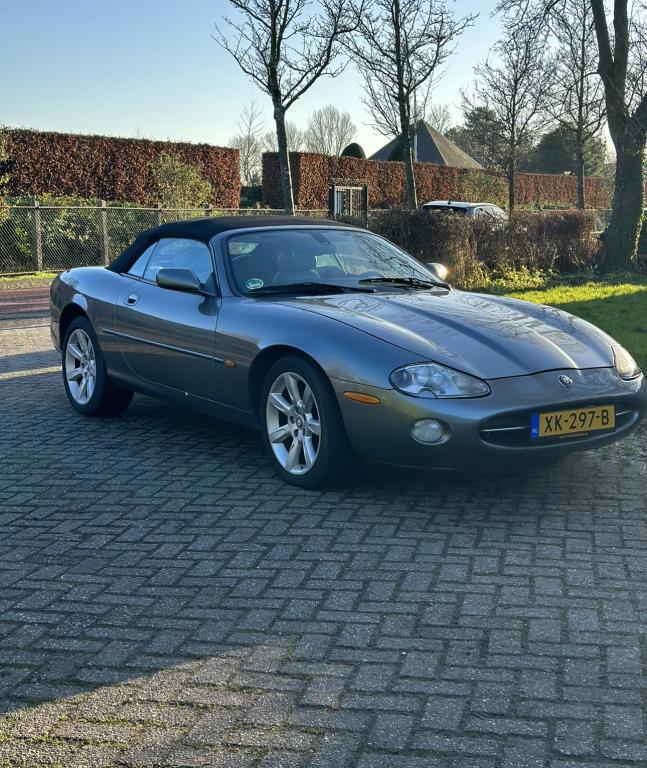 Jaguar XK8 4.2 V8 Convertible