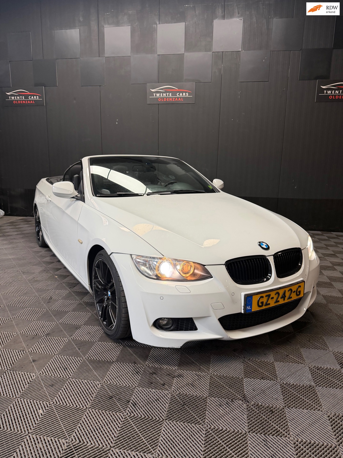 BMW 3-serie Cabrio 325i High Executive //M | Xenon | Memory | Navi | PDC |