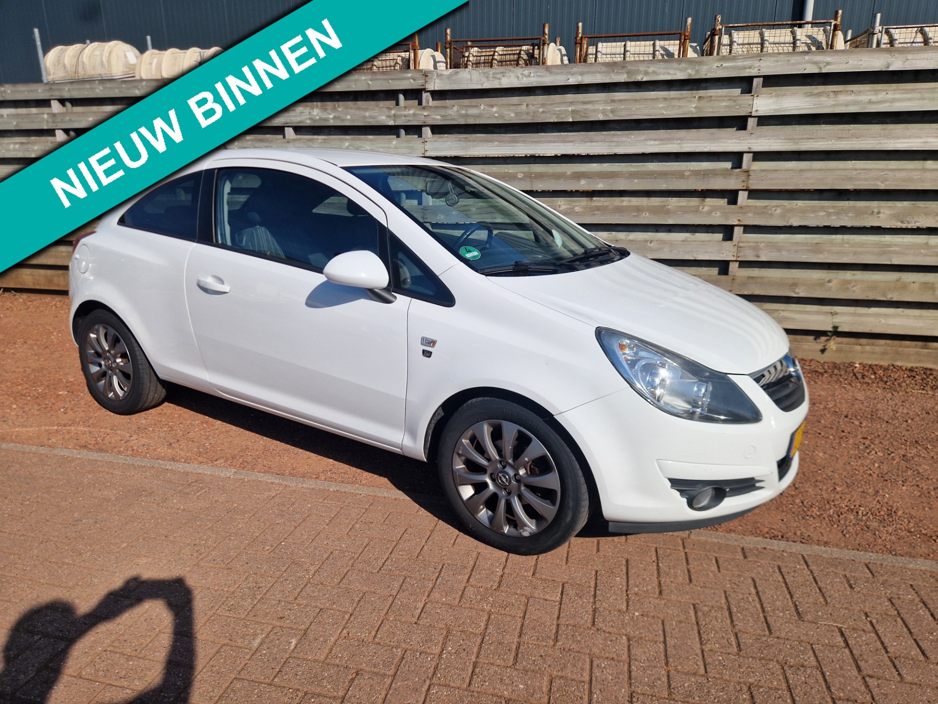 Opel Corsa 1.2-16V '111' Edition Automaat